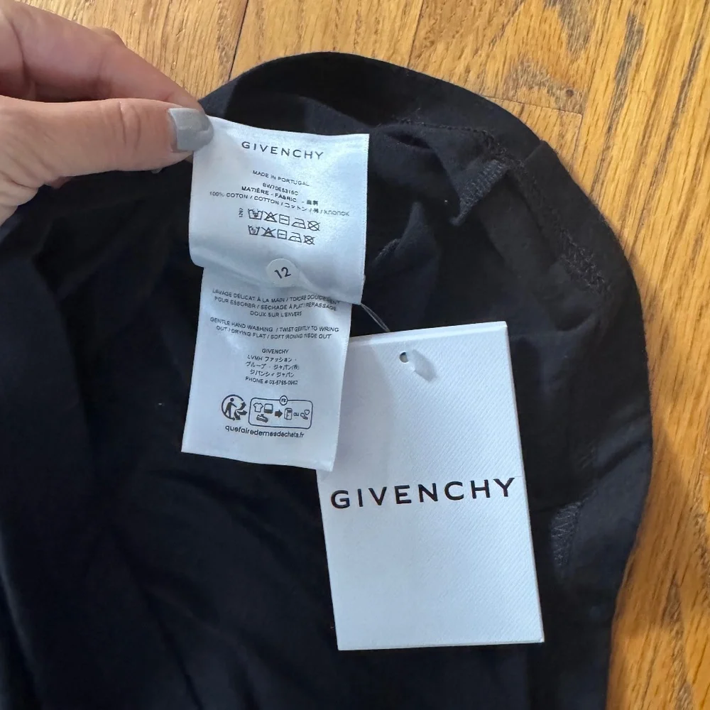 GIVENCHY BNWT Tee w/4G Emblem, Draped Back in Black Silver Size M - Picture 7 of 10
